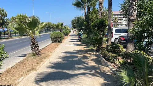 Alanya'da Otel Önünden Motosiklet Hırsızlığı Kamerada