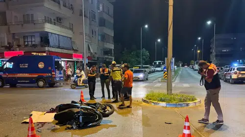 Alanya'da Motosiklet ile Hafif Ticari Araç Çarpıştı