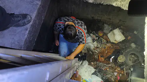 İhtiyacını Gidermek İçin Girdiği Metruk Binada 4 Metrelik Çukura Düştü