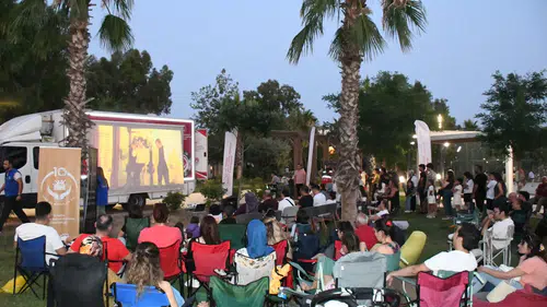 Muratpaşa’da Ücretsiz Açık Hava Sinema Keyfi