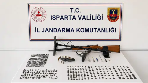 Isparta'da Tarihi Eser Operasyonu: Evden Koca Bir Müze Çıktı!
