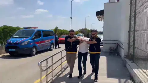 Adana'da Film Gibi Saldırı: Çarşaf Giydi, Kurşun Yağdırdı