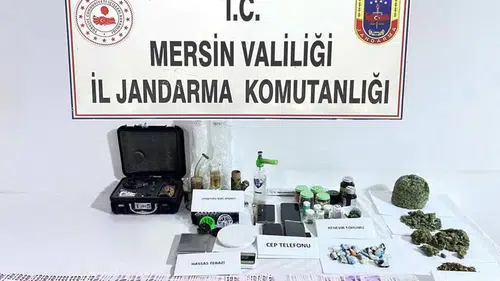 Jandarmadan Uyuşturucu Operasyonu! Kilolarca Esrar ve Nakit Para Ele Geçirildi