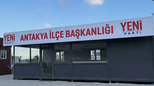 Yeni Parti Antakya'da Konteynera İlçe Başkanlığı Tabelasını Astı!