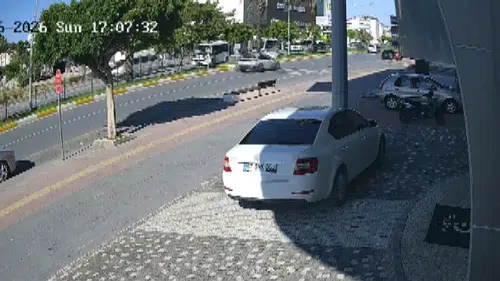 Manavgat'ta Tehlikeli Manevra Kazayla Bitti: 3 Yaralı!
