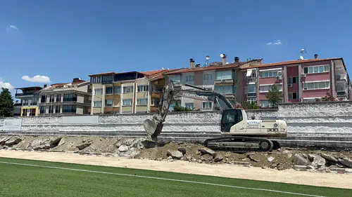 71 Yıllık Futbol Mabedine Veda! Burdur Gazi Atatürk Stadyumu Yıkılıyor