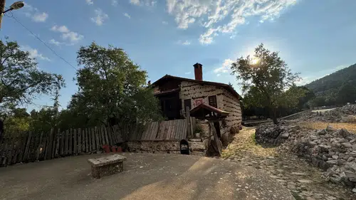 Akseki'nin Betonsuz Köyü: Sarıhacılar Köyü Nüfusunun 1800 Katı Ziyaretçi Çekiyor
