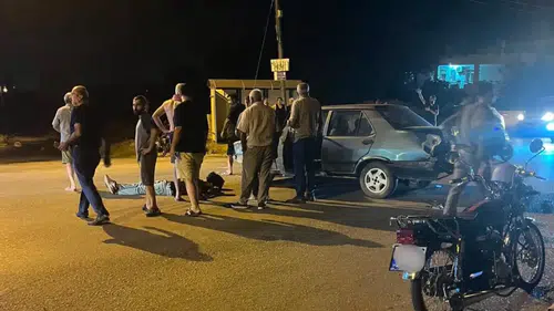 Hatay'da 'U' Dönüşü Yapan Otomobile Ok Gibi Saplandılar