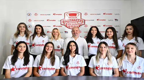 Muratpaşa'nın Sultanları Yeni Sezon İçin Sözleşme İmzaladı