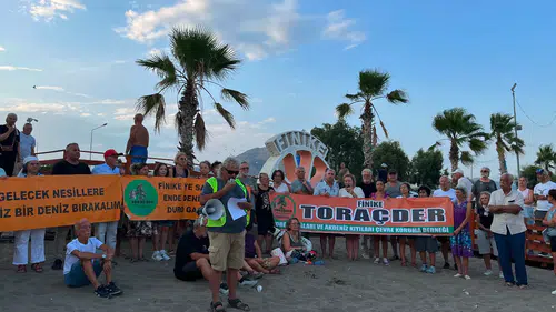 Antalya'nın Kıyılarında Plastik Tehlikesi: Çevrecilerden Kirlilik isyanı