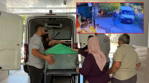Serik'te Babasının Geri Manevra Yaptığı Minibüsün Altında Kaldı!