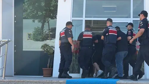 Burdur'da Polis Kılığına Giren Dolandırıcılar İstanbul'da Yakalandı
