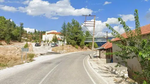 Kaş'ta Sütleğenliler Okulların Güzergahına Kaldırım İstiyor