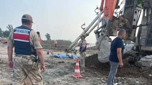 Hatay'da Tren Yolu Şantiyesinde Feci Kaza: 1 İşçi Hayatını Kaybetti