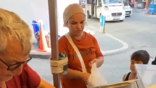 Adana'da 'Tek Lahmacun' Skandalı: Bakanlık Devrede!