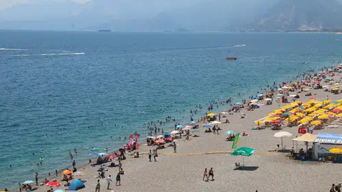 Yabancı Turist Azaldı, Yerli Tatilci Otelleri Doldurdu