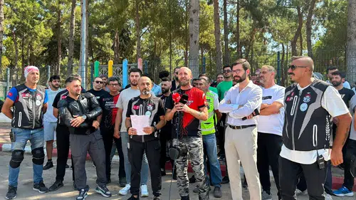 Bir Kurye Bıçaklandı, Yüzlercesi Sokağa İndi!