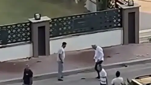 Eski CHP İlçe Başkanı, Yeni Parti Milletvekilini Bıçakladı! Dehşet Anlarının Görüntüleri Ortaya Çıktı!