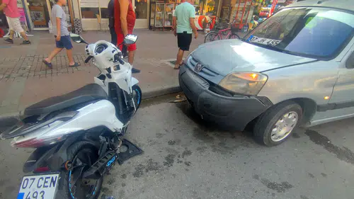 Manavgat'ta Kırmızı Işık İhlali Kazası: 1 Yaralı