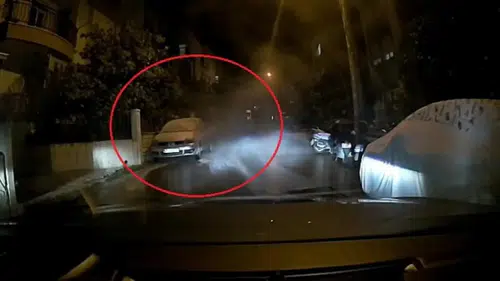Paramedikten Örnek Müdahale: Otomobili Yanmak Üzereyken Kurtardı