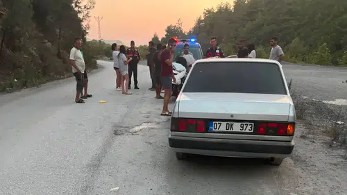 Gazipaşa’da Otomobille Çarpışan Motosikletin Sürücüsü Yaralandı