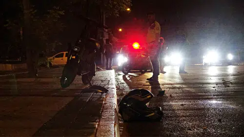 Antalya'da Motosikletin Yayaya Çarptığı Kazada 1 Ölü, 1 Ağır Yaralı