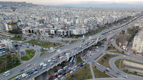 Antalya Yollarındaki Araç Sayısı 1.7 Milyonu Aştı