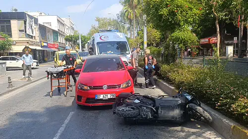 Manavgat Antalya Caddesi'nde Trafik Kazası: Motosiklet Sürücüsü Yaralandı