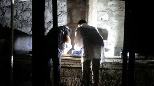 Park Halindeki Otomobil Alev Topuna Döndü! Patlamada 2 Genç Yaralandı