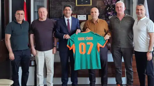 Alanyaspor’dan Hakim Çimen’e Forma Hediyesi