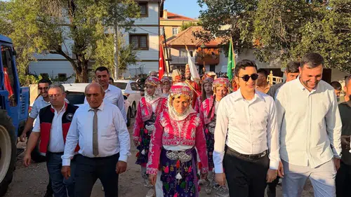 Antalya İbradı'da Geleneksel Coşku! 59. Ormana Üzüm Festivali Gerçekleştirildi