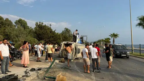 Alanya'da Bisikletliye Çarpmamak İçin Direksiyonu Kırdı! Ortalık Savaş Alanına Döndü