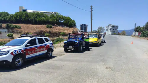 Antalya'da Safari Araçlarına Jandarmadan Sıkı Denetim: 678 Araç Kontrol Edildi