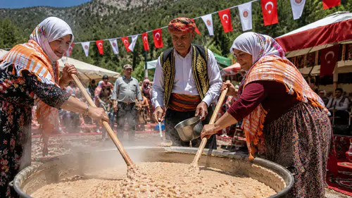 Korkuteli’nde Yörük Kültürü ve Keşkek Şöleni Heyecanı