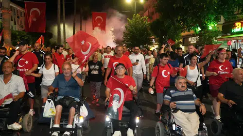 Alanya'da 30 Ağustos Zafer Bayramı Fener Alayı ve Gülşen Konseri