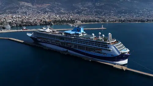 Dev Kruvaziyer Alanya’ya Demirledi: 1807 İngiliz Turist İlçeye Hareketlilik Kattı