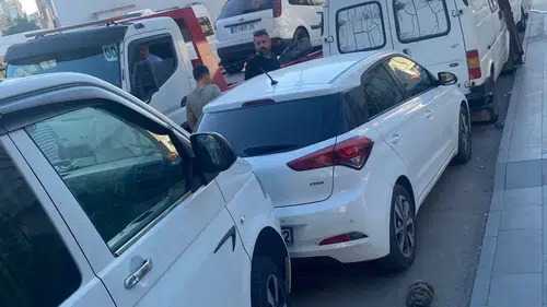 Serik'te Cadde Üzerindeki Araçlara Peş Peşe Çarptı!