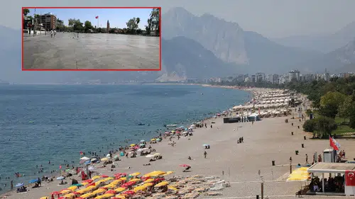 Antalya'da Deniz Suyu 30 Dereceyi Aştı! Tarihi Meydanlar Boşaldı, Sahiller Doldu
