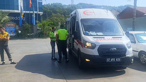 Bir Anda Kontrolü Kaybetti! Sürücü ve Yolcu Yaralandı
