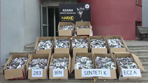 Adana Narkotik Ekiplerinden Dev Operasyon: Kutulardan Servet Çıktı