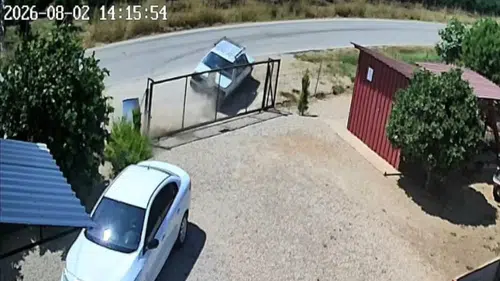 Kozan'da Takla Atan Otomobilde 2 Yaralı, 3 Çocuk Sağ Kurtuldu