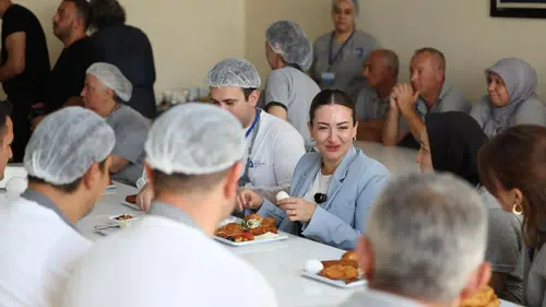 Antalya Büyükşehir'den Her Gün 2 Bin Porsiyon Sıcak Yemek