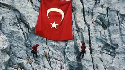 Antalya'da JAK Timinden Nefes Kesen Zafer Tırmanışı