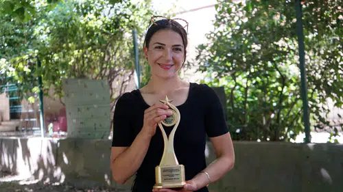Bez Parası İçin Evlere Temizliğe Giden Merve Gökcan Yılın Girişimcisi Seçildi