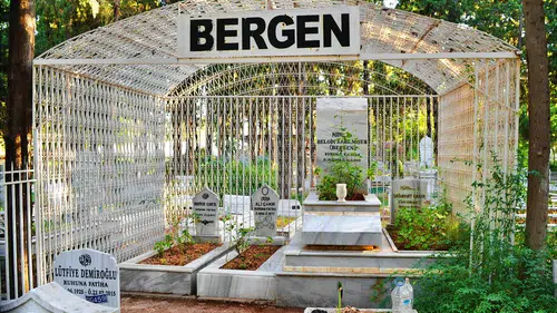 Bergen, Ölümünün 37. Yılında Mezarı Başında Anıldı!