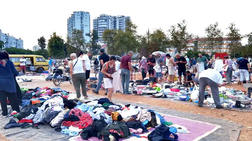 Antalya'nın En Ucuz Pazarı! 5 TL'ye Kıyafet, 50 TL'ye Elektronik