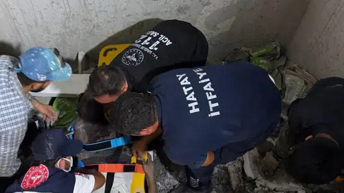 Defne'de İnşaatın Asansör Boşluğuna Düşen İşçi Kurtarıldı