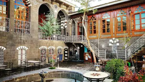 Duvarları Yıllara Meydan Okudu! Ünlü Şairin İzleri Bu Evde Yaşatılacak