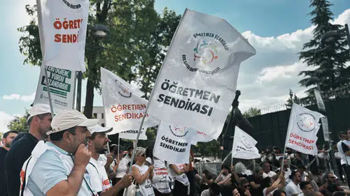 Antalya’dan Öğretmenlere Taban Maaş ve Güvence Çağrısı