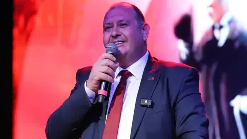 Tutuklanan Menderes Belediye Başkanı İlkay Çiçek Görevinden Uzaklaştırıldı